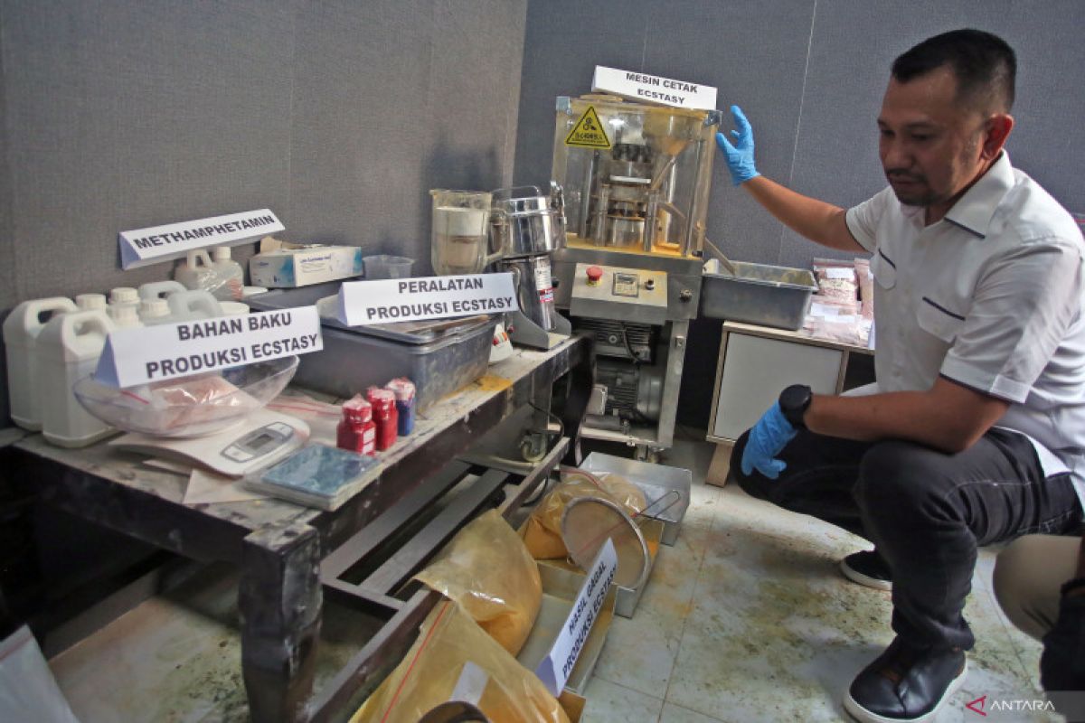 Polisi gerebek vila pabrik narkoba di Bali, tiga WNA ditangkap