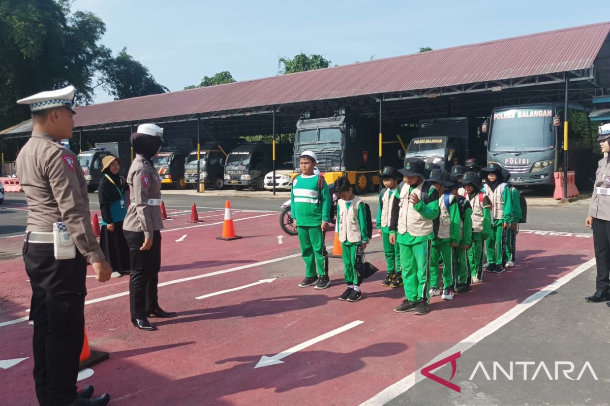 Satlantas Polres Balangan edukasi siswa SD Alam Al-Tamar