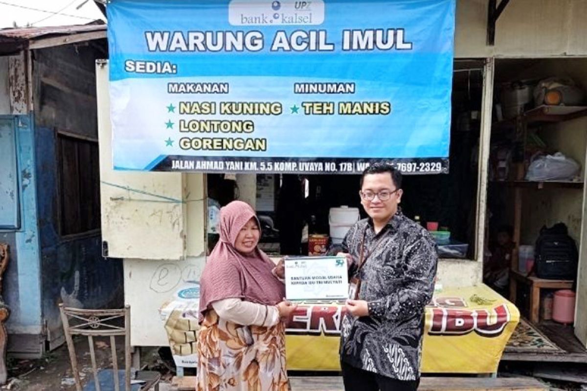 Pedagang nasi kuning terima bantuan modal dari UPZ Bank Kalsel