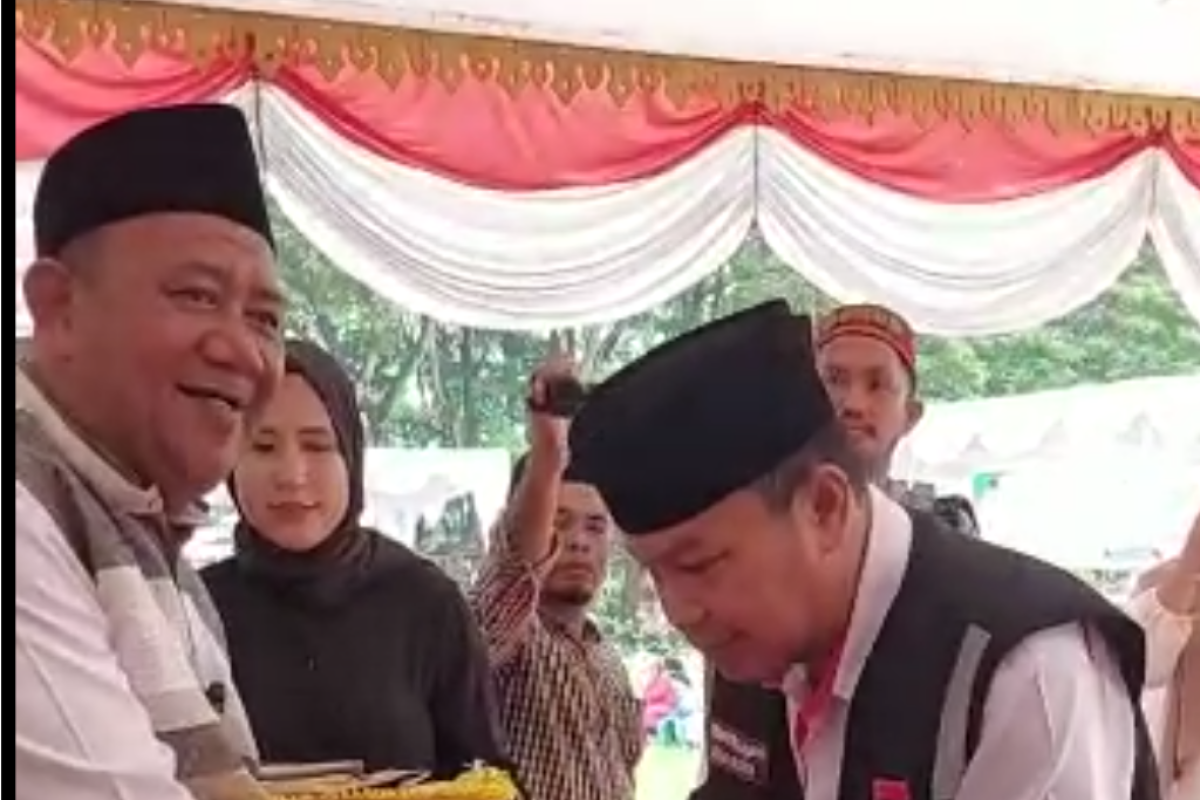 Syah Afandin bekali jamaah haji dengan bumbu pecal dan ikan teri