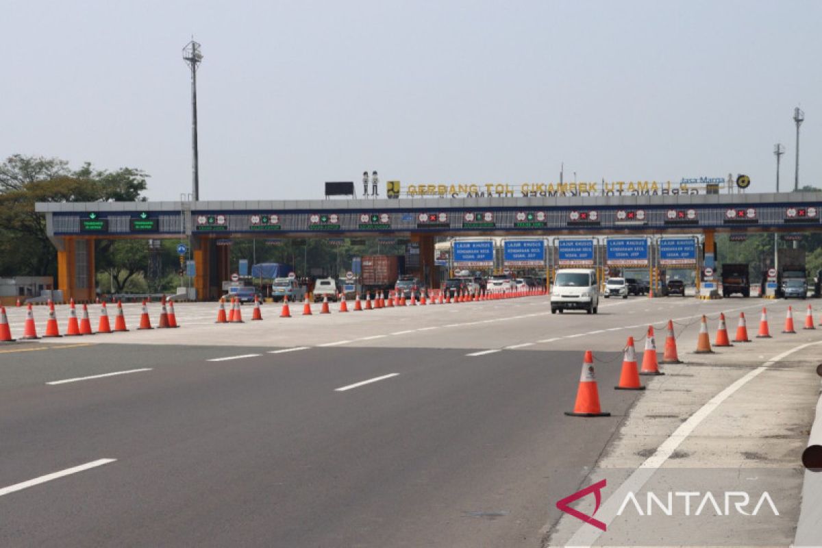 3 hari libur, 105.996 kendaraan tinggalkan Jakarta menuju Trans Jawa