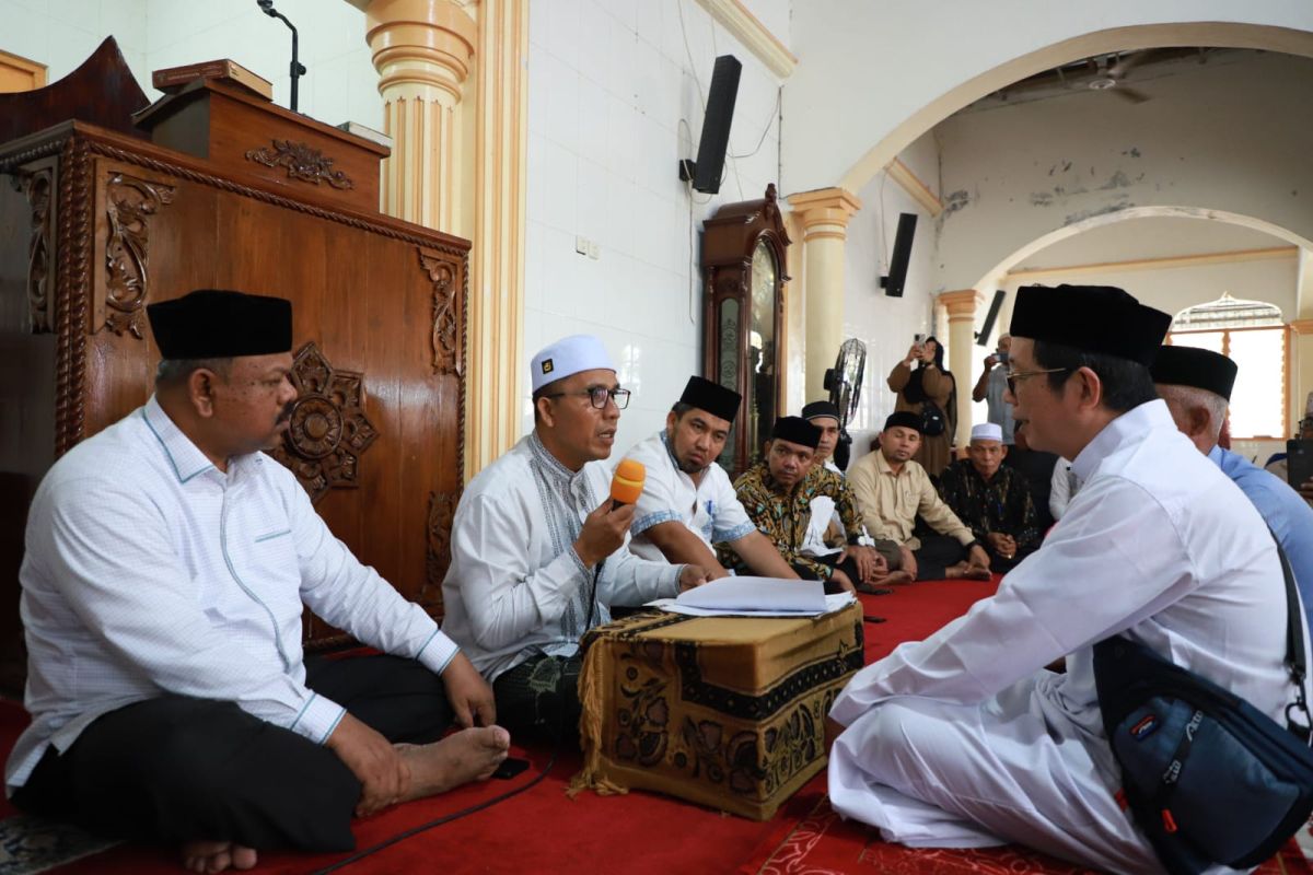 Pj Bupati ajak masyarakat Aceh Besar bimbing mualaf