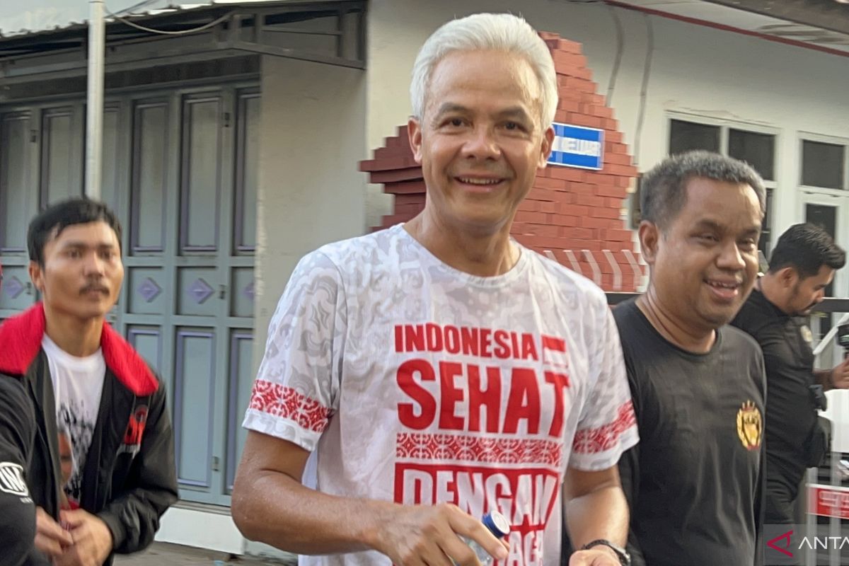 Ganjar Pranowo lakukan safari politik di Cirebon