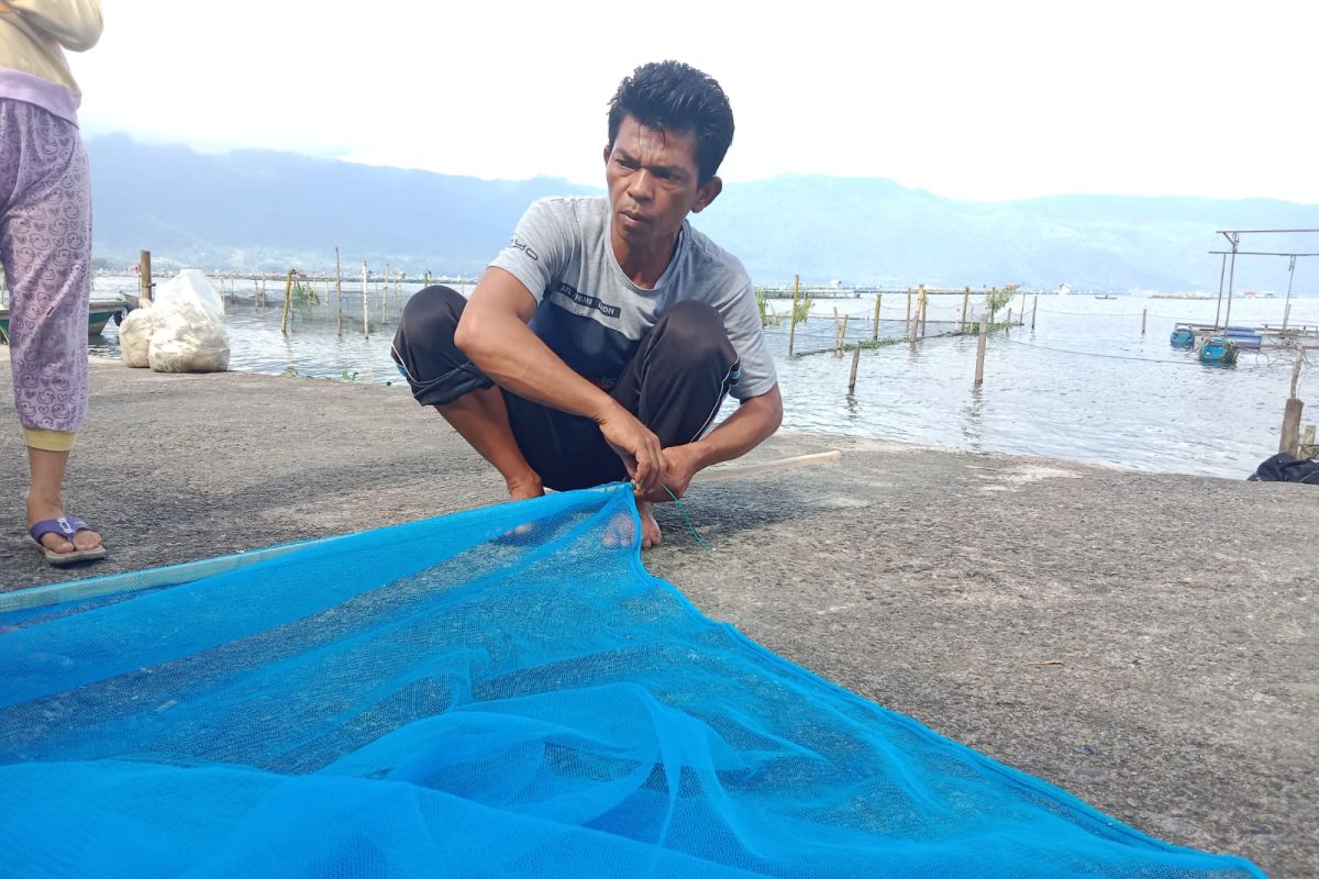 Nelayan susah dapatkan ikan rinuak di Danau Maninjau sejak tujuh bulan