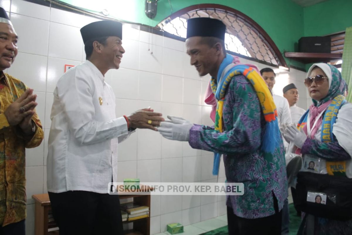 Pj Gubernur Suganda beri pengarahan kepada calon jemaah haji Belitung