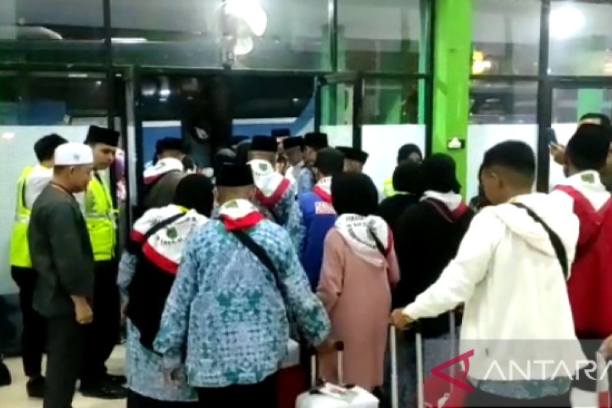 Embarkasi Banjarmasin Kalsel telah berangkatkan  empat kloter haji