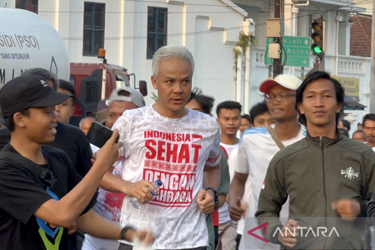 Ganjar Pranowo lari pagi dengan Ono Surono di Cirebon
