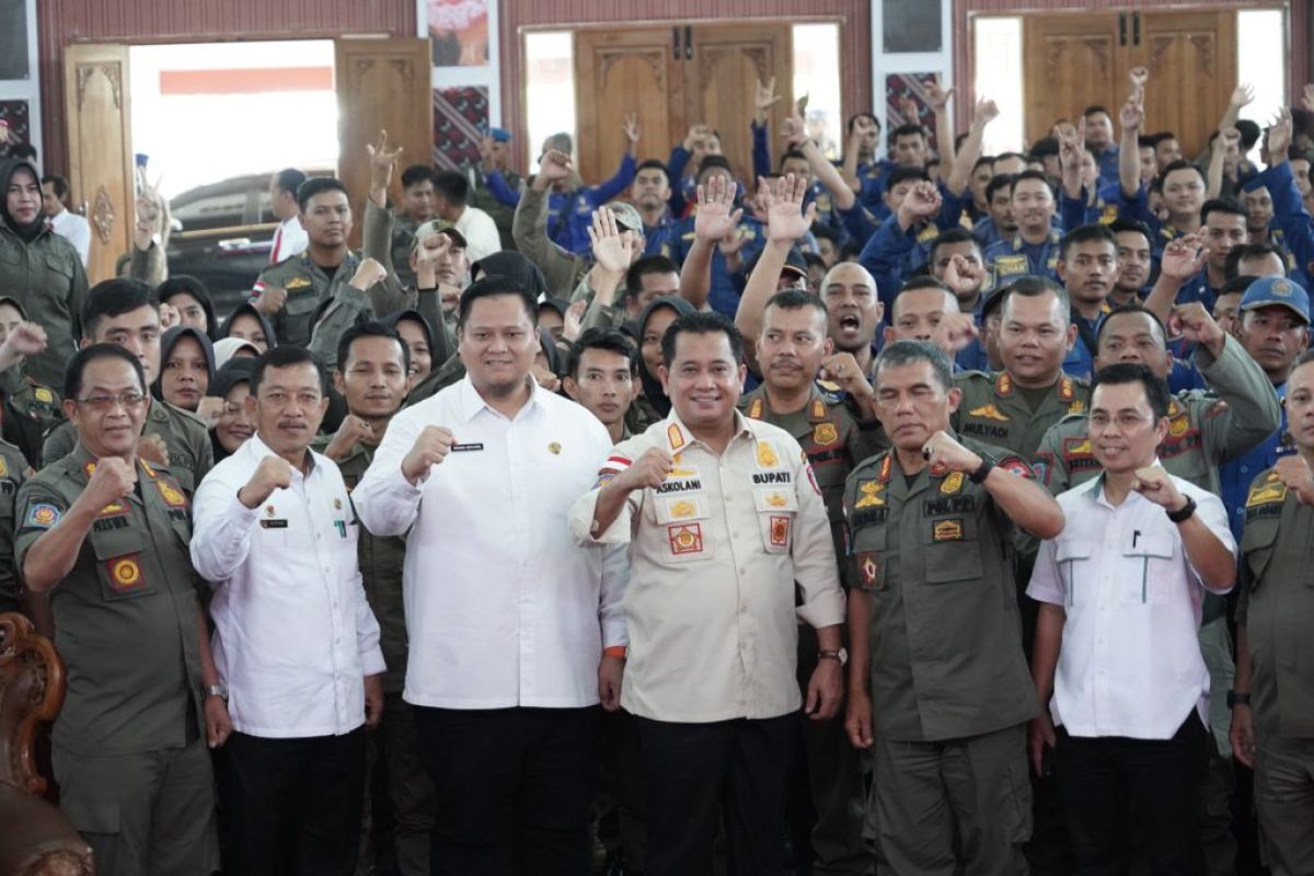 Bupati Askolani nyaman dikawal Satpol PP
