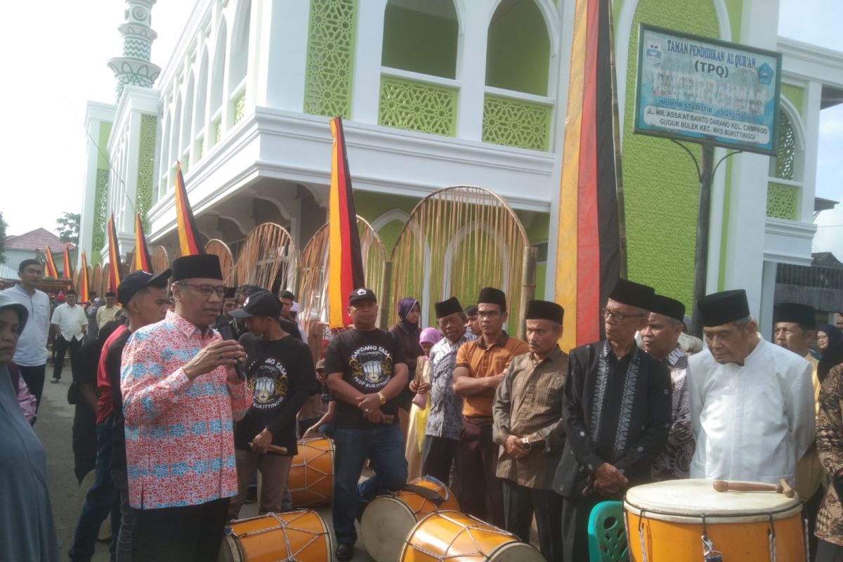 Bukittinggi Dukung Tradisi Adat Alek Nagari Anak Tamat Mengaji - ANTARA ...