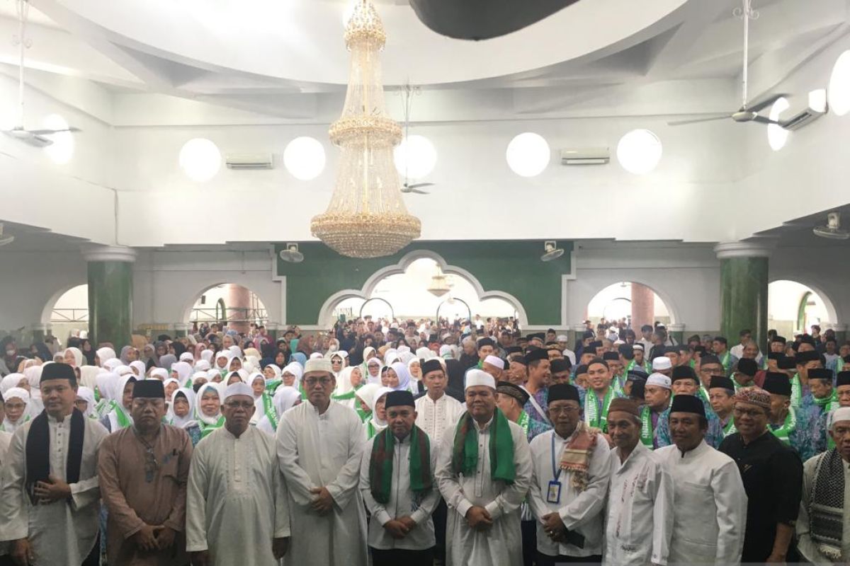 Maulan Aklil lepas 276 jemaah calon haji kota Pangkalpinang