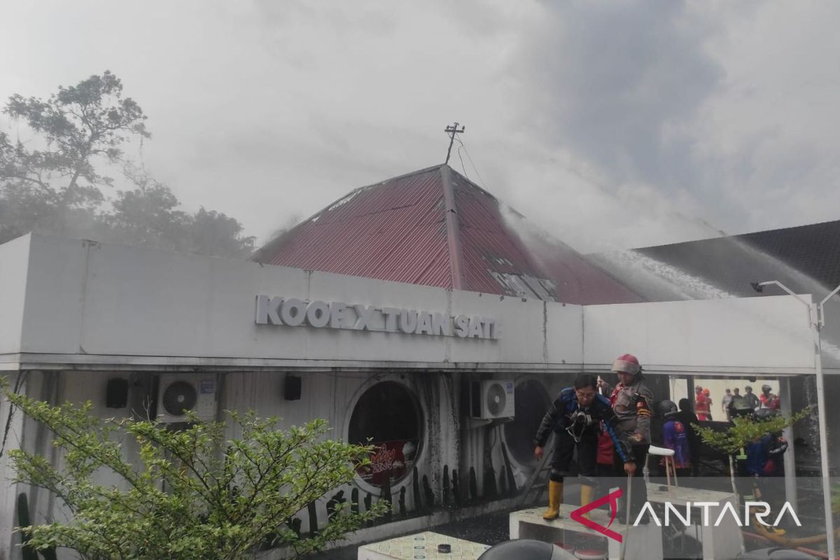 Terbakarnya bangunan Kafe Andalan dalam penyelidikan Kepolisian Samarinda