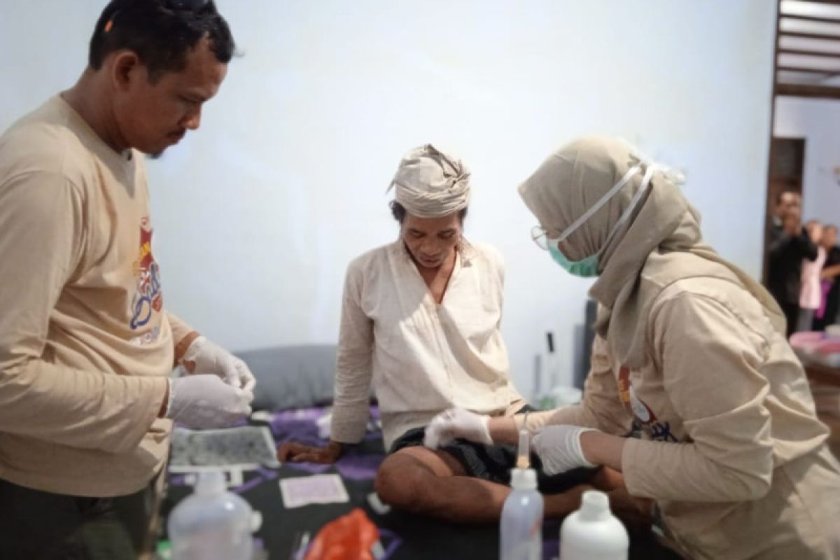 Puluhan dokter dari berbagai organisasi layani pengobatan gratis di Badui