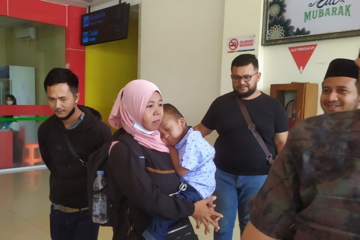 Teuku Riefky pulangkan dua pasien bocor jantung asal Aceh usai operasi di Jakarta