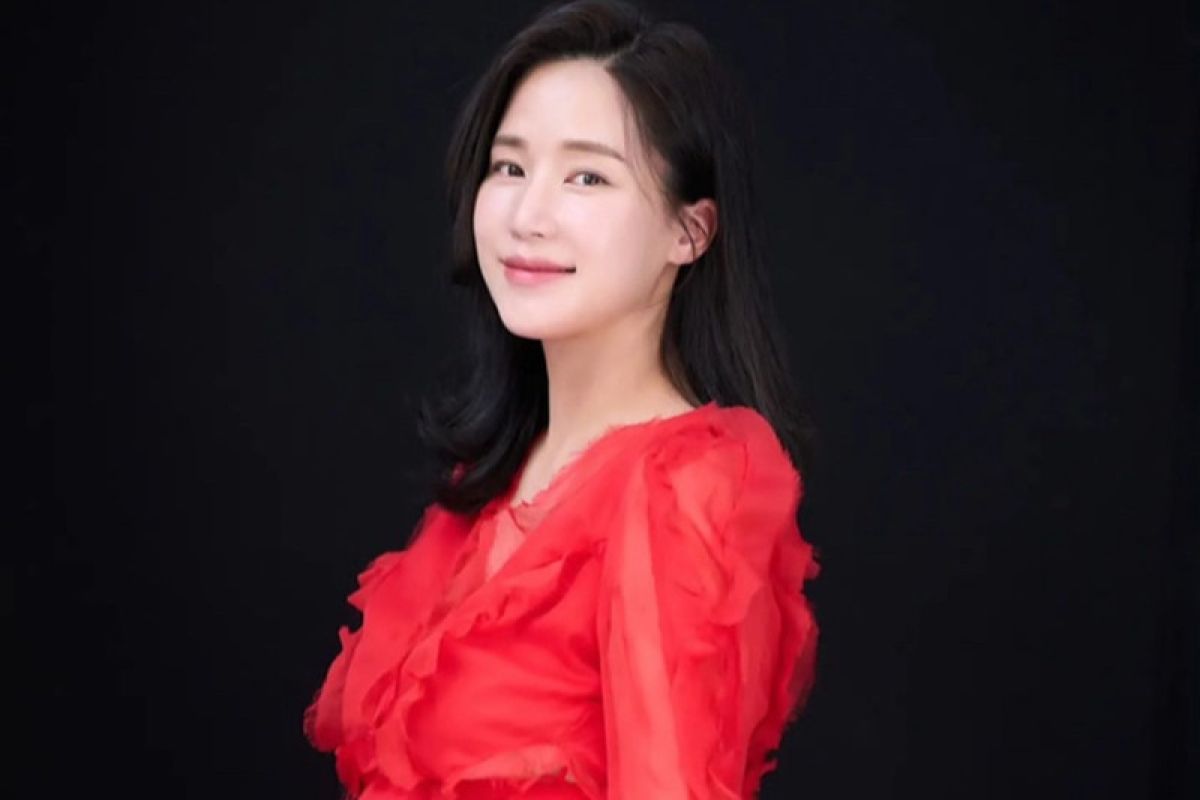 Gong Hyun Joo resmi jadi ibu dari bayi kembar