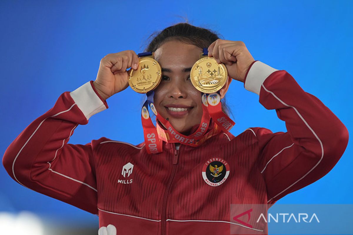 Atlet para-angkat besi putri bawa pulang tiga emas dan satu perak