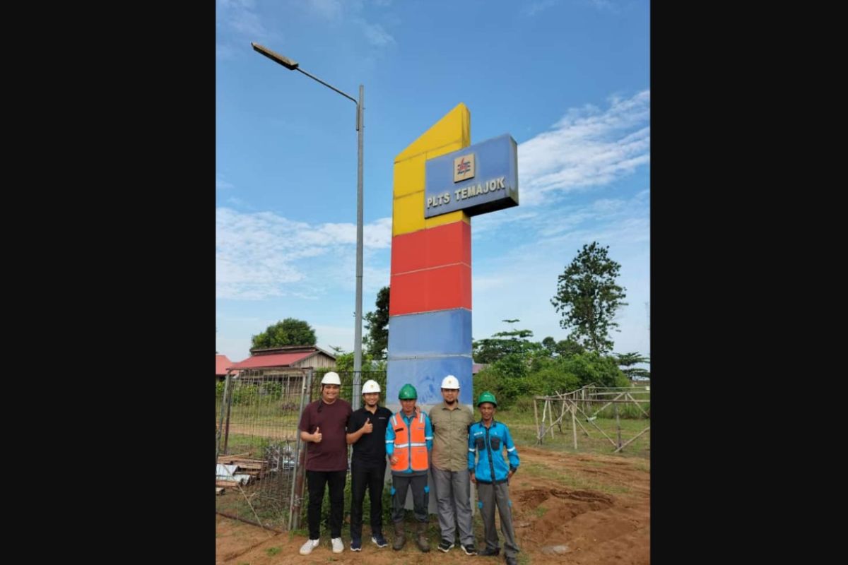 PLN kembangkan pembangkit listrik tenaga surya di Temajuk