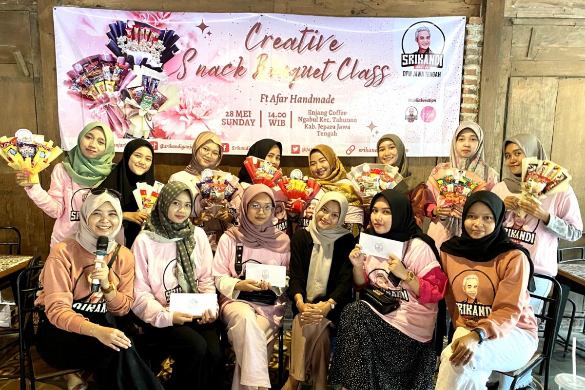 Srikandi Ganjar Jateng latih perempuan milenial membuat bucket snack