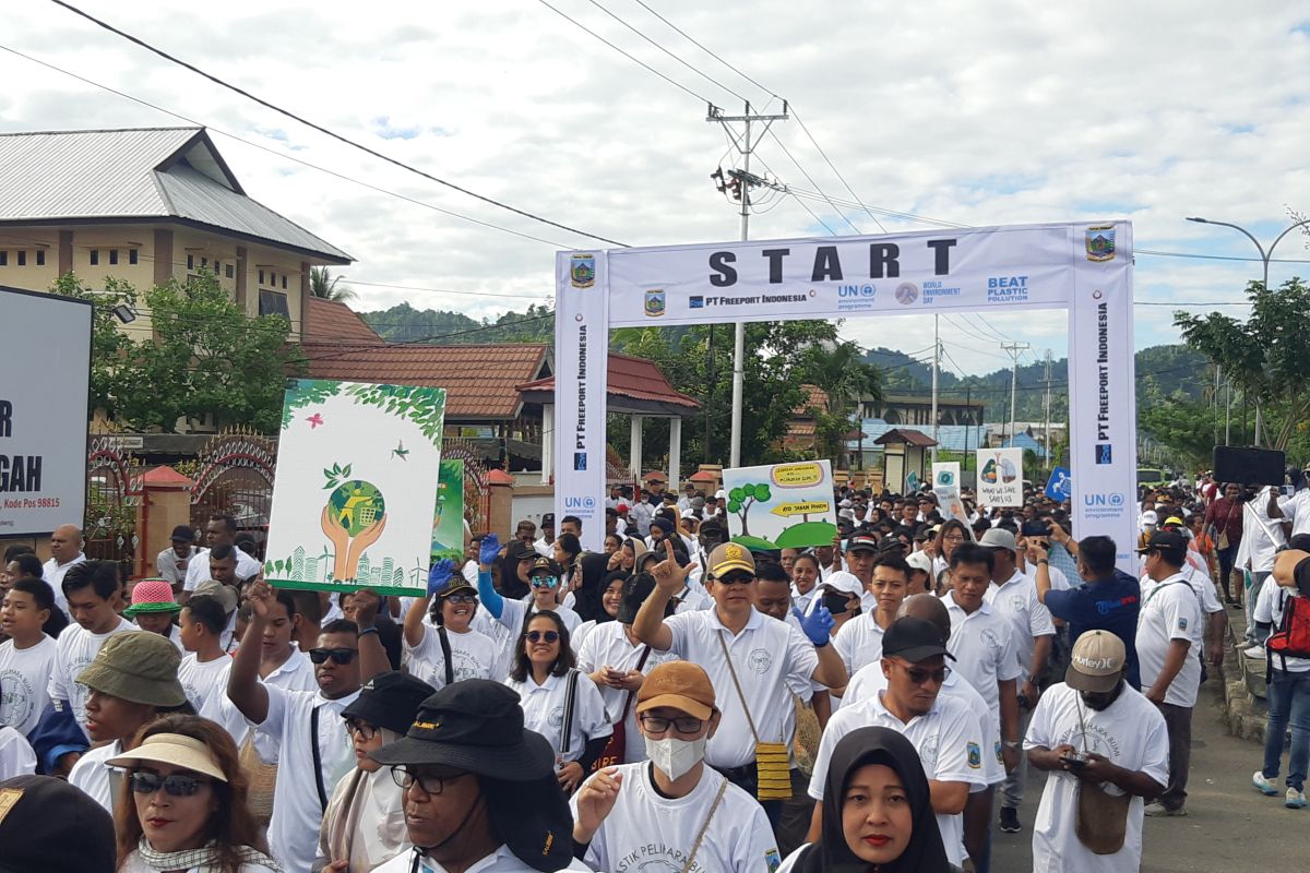 Warga Nabire Papua Tengah sambut positif aksi bersih sampah plastik