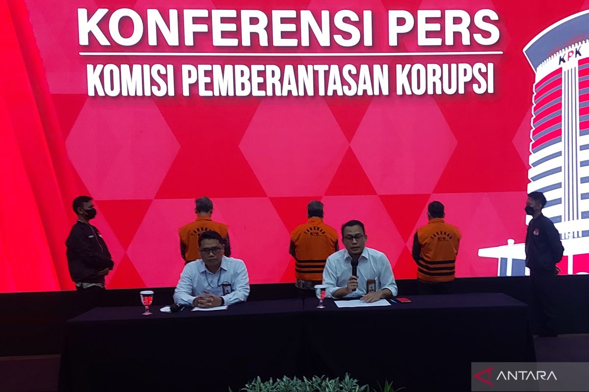 KPK tahan tiga tersangka suap jual beli jabatan di Kabupaten Pemalang