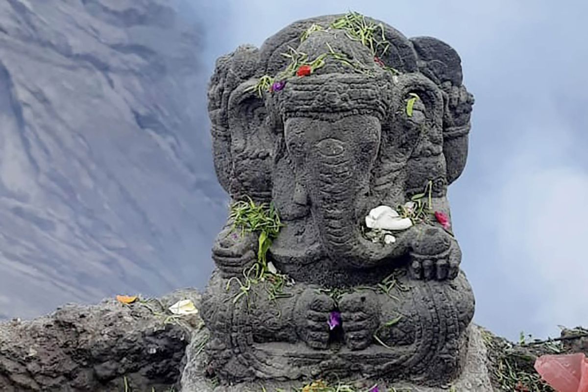 Sempat hilang, Balai Besar TNBTS ganti Arca Ganesha di Bromo