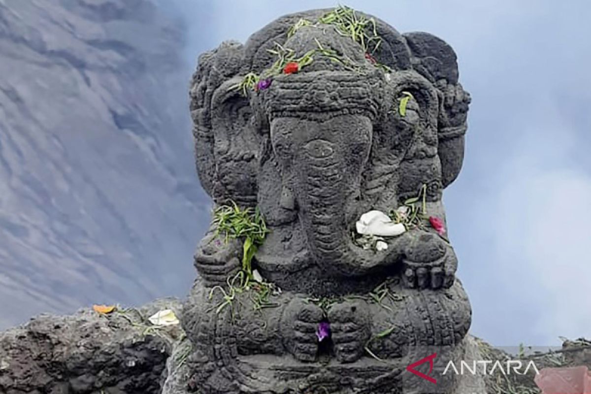 Balai Besar TNBTS ganti Arca Ganesha yang hilang di Gunung Bromo