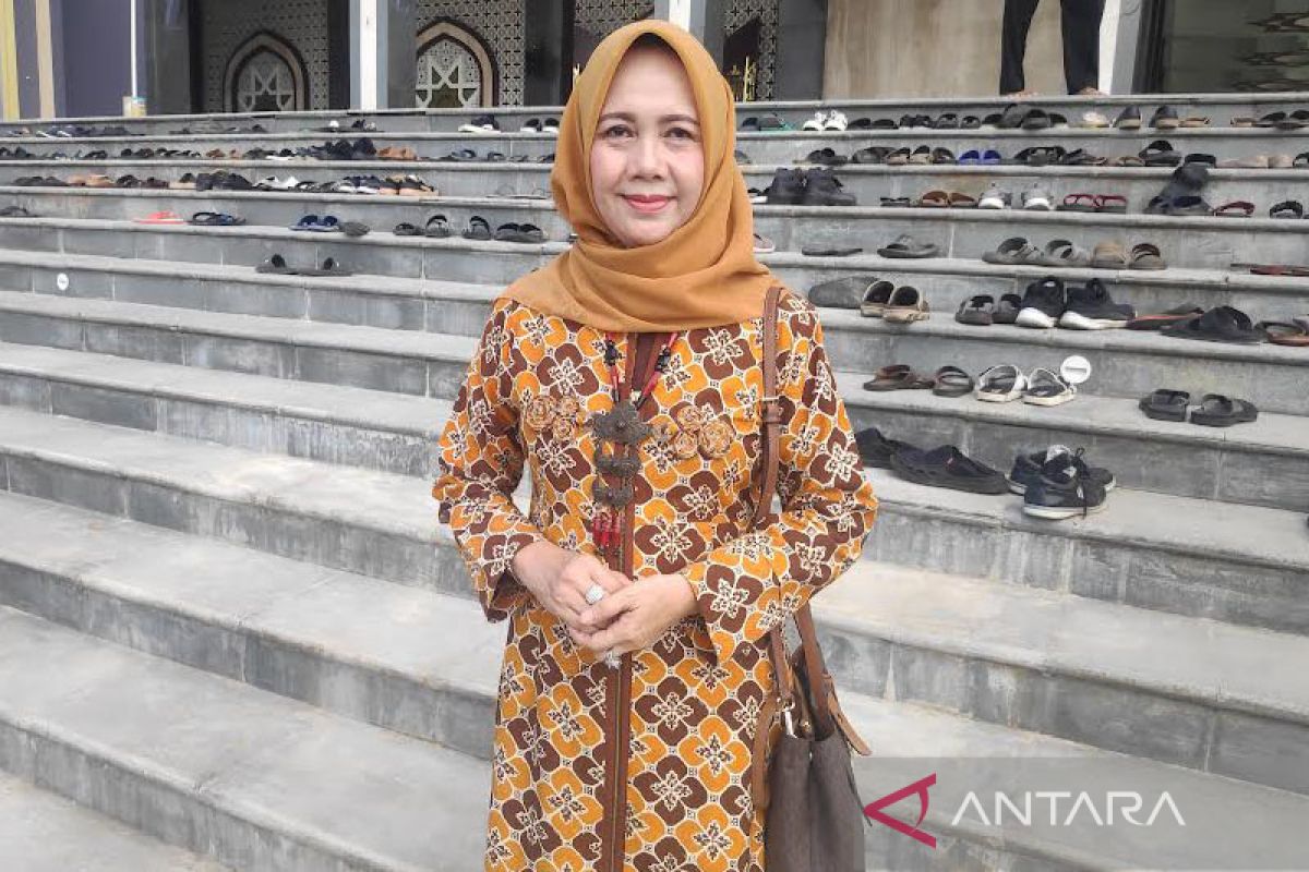 Legislator Palangka Raya ajak masyarakat bangga kenakan baju batik Dayak