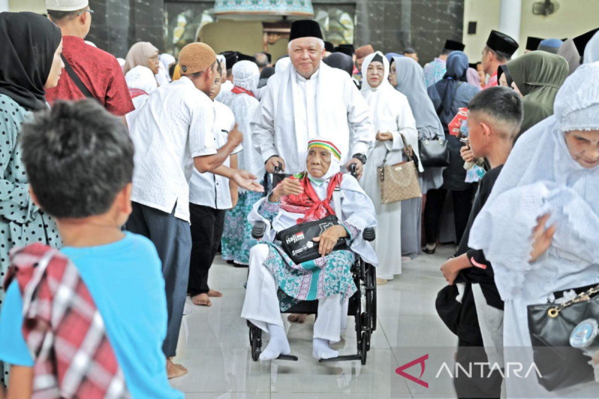 158 calon haji dari Bangka Barat berangkat ke Madinah