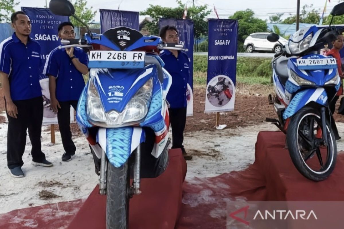 SMKN 1 Cempaga konversi sepeda motor listrik dukung program pemerintah