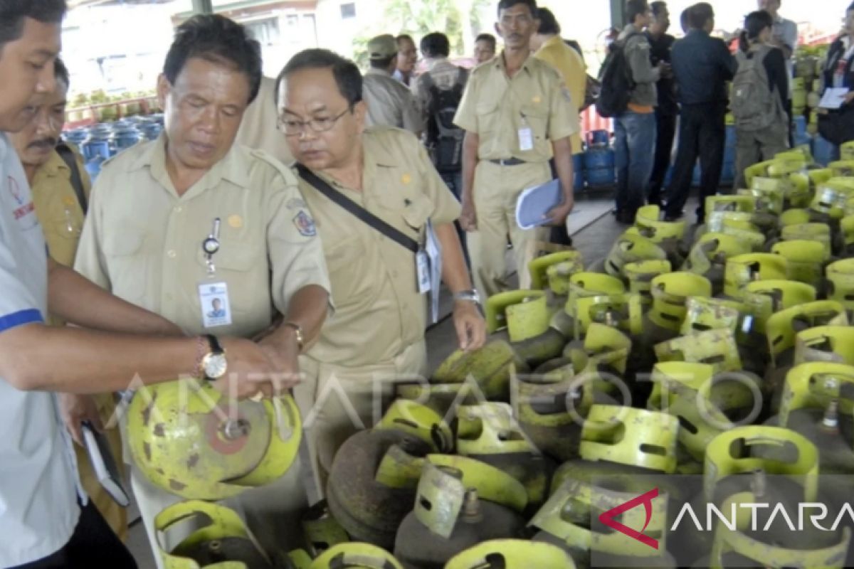 Pertamina tambah pasokan elpiji tiga kilogram sebanyak 114.800 tabung di Bali