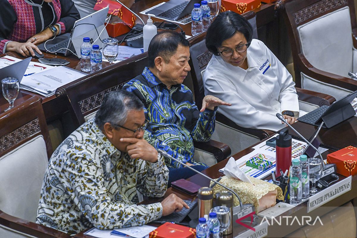 BI menargetkan 45 juta pengguna QRIS pada 2023