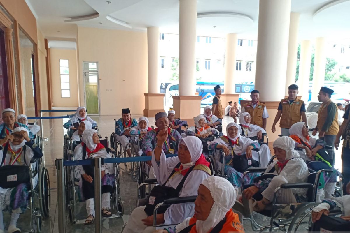 350 calon haji Kloter 13 Embarkasi Medan berangkat ke Madinah