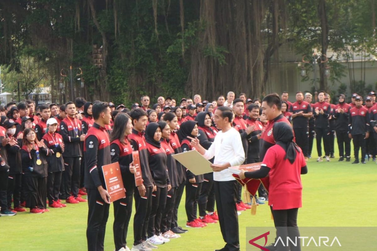 Presiden Jokowi sarankan bonus SEA Games digunakan untuk investasi