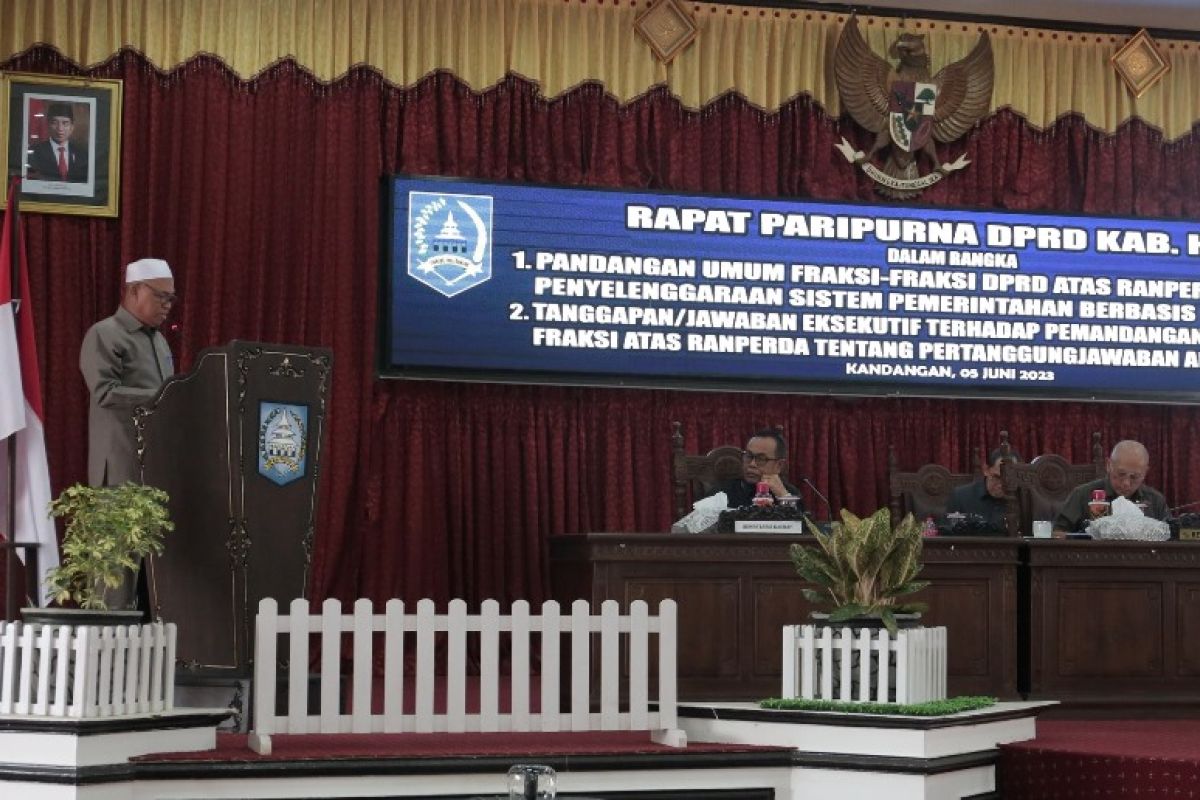 Fraksi-fraksi DPRD sepakat setujui raperda SPBE dibahas lebih lanjut