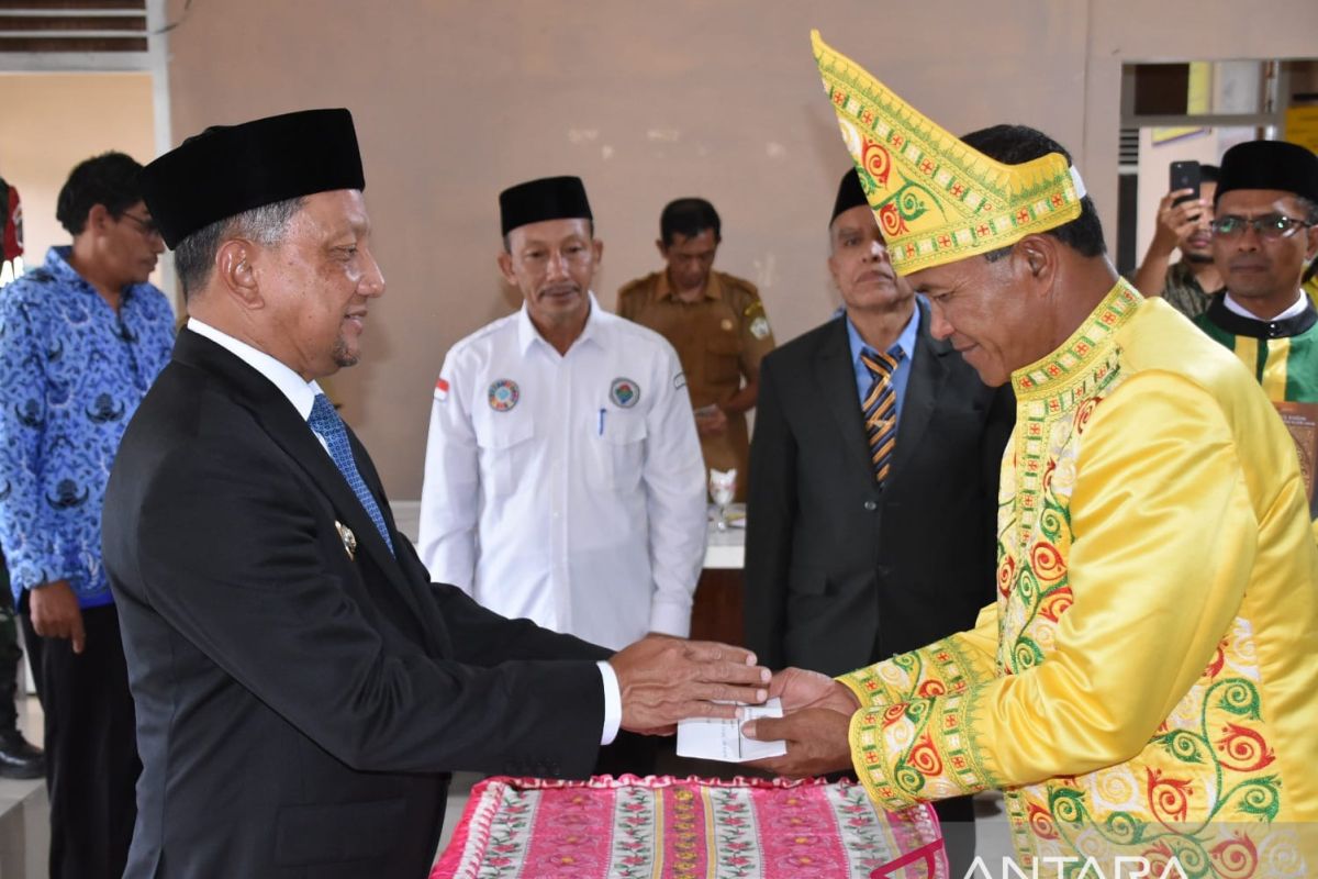 Lantik mukim Silih Nara, ini pesan khusus Pj Bupati Aceh Tengah