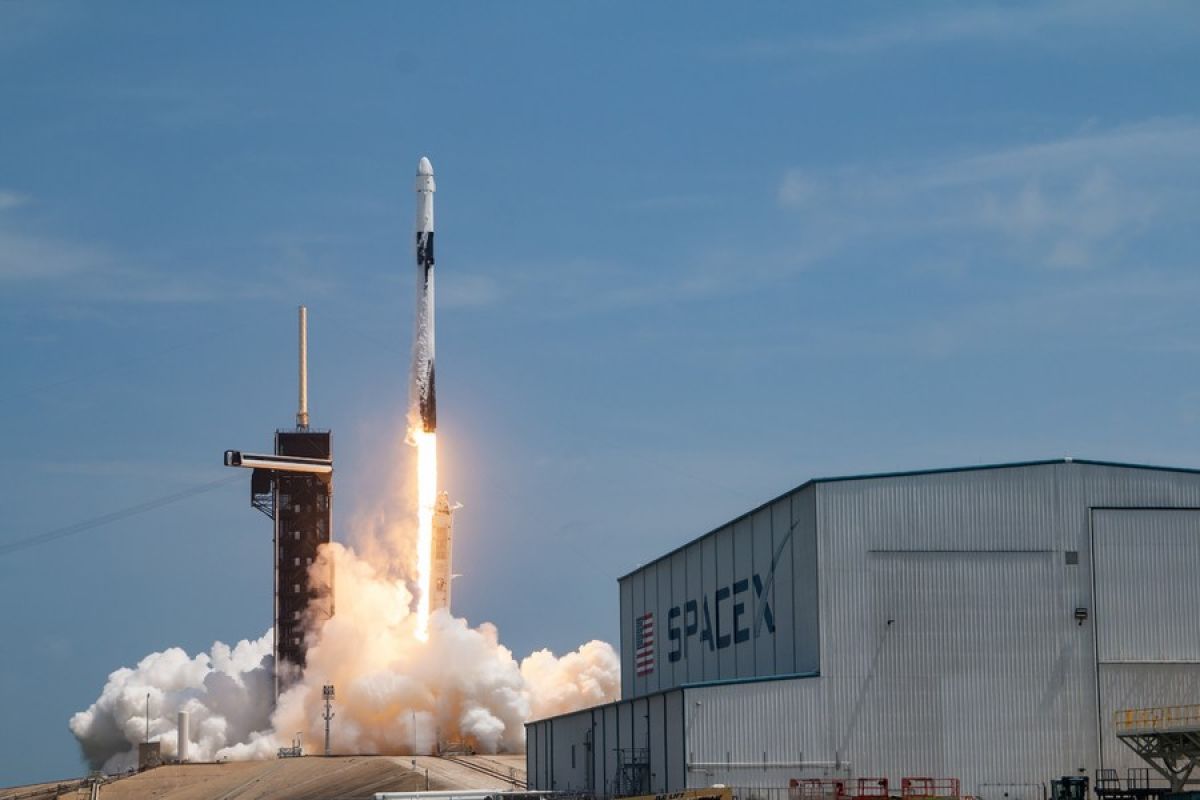 NASA dan SpaceX luncurkan misi pasok ulang ke ISS