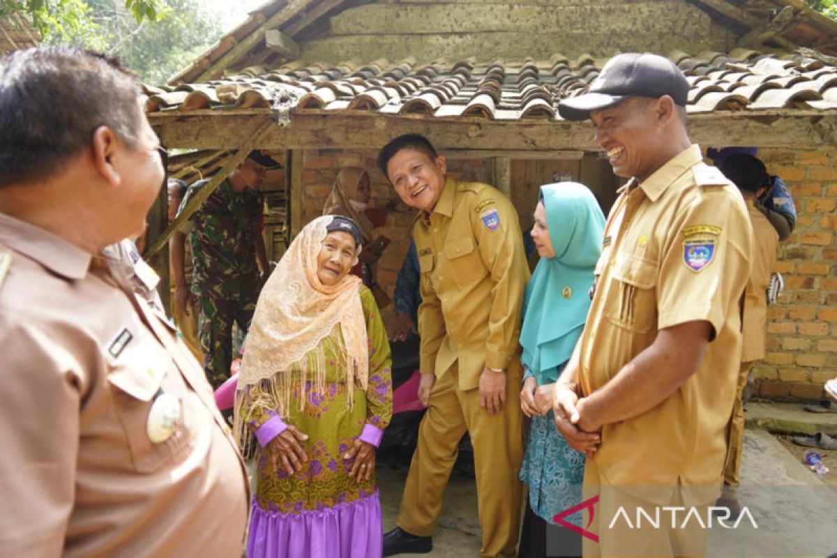 Pemkab OKU Timur  bedah rumah korban puting beliung