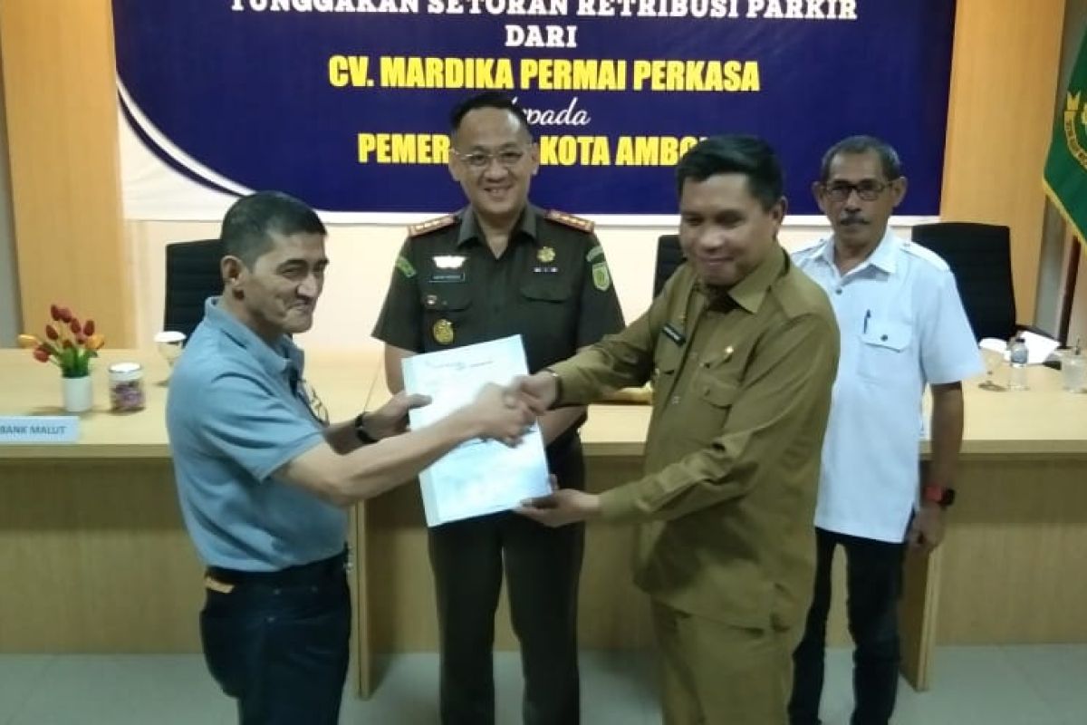 Pemkot Ambon terima pembayaran tunggakan retribusi parkir Rp770 juta