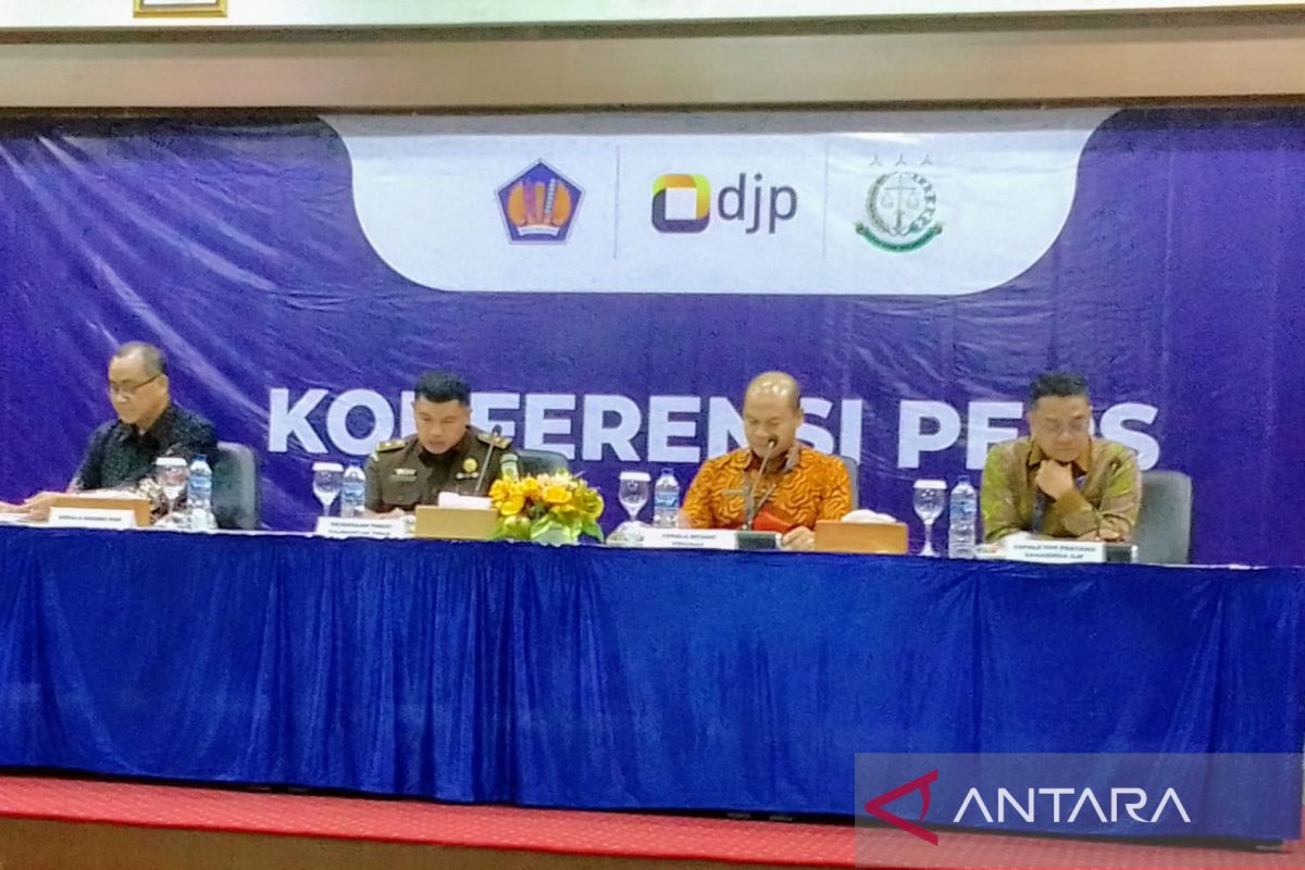 DJP Kaltimtara serahkan tersangka penggelapan pajak Rp476 juta ke Kajaksaan