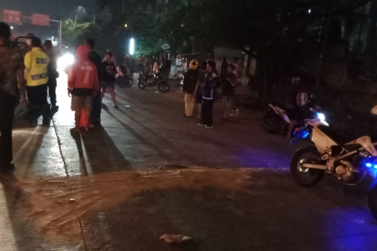 Pemotor tewas usai alami kecelakaan di Ring Road Kamal Raya