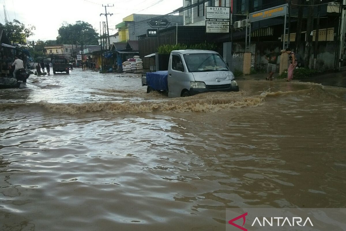 Empat kabupaten  di Kaltim diprakirakan hujan petir Rabu-Kamis