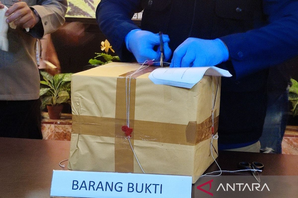 Anggota polri diduga jadi kurir narkoba ditangkap di pelabuhan Parepare