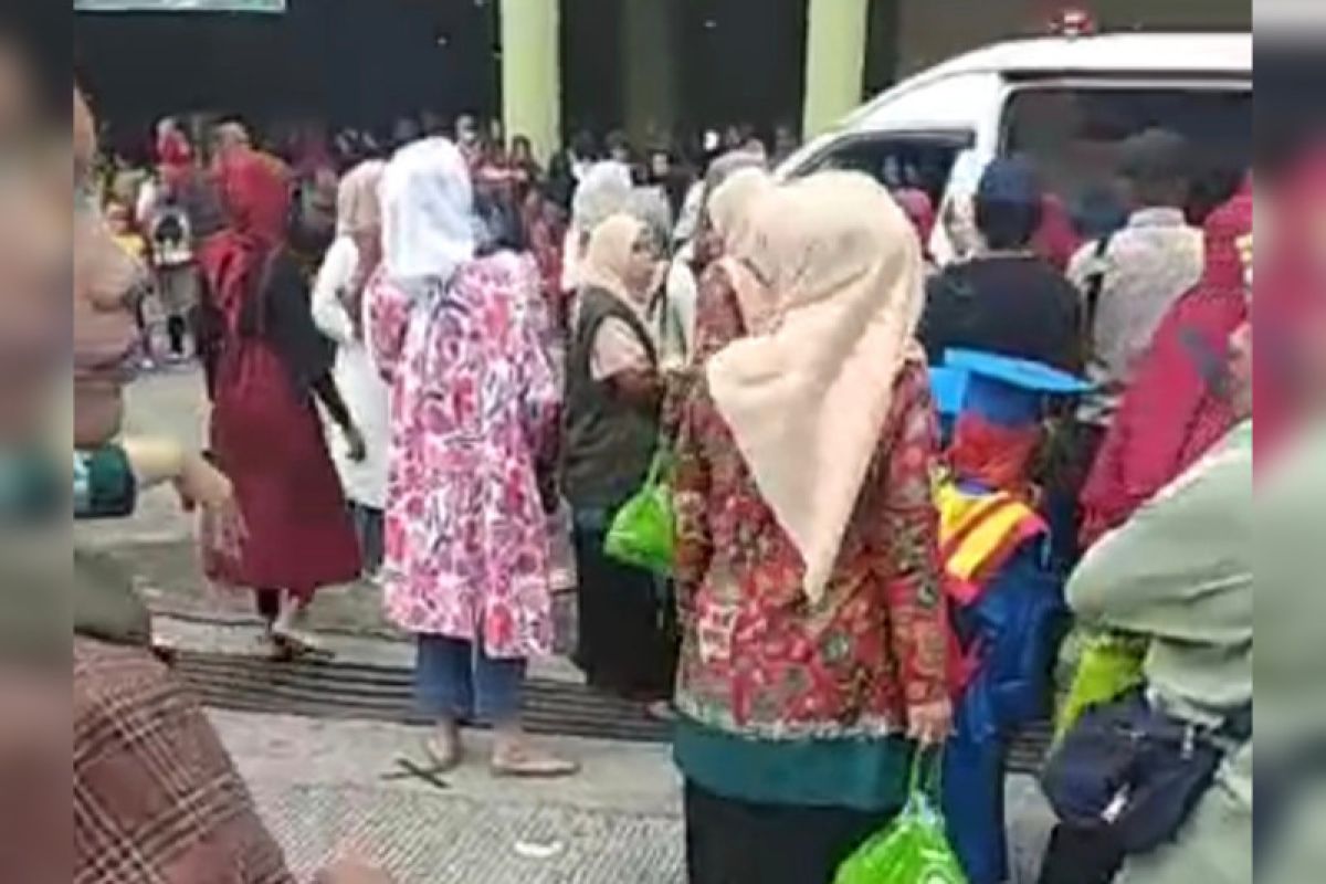 Gas meledak, PMI larikan 3 anak TK terluka ke RS di Bandung