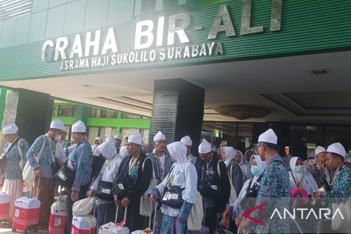 Antisipasi kaki melepuh, calon haji diminta tidak melepas sandal sembarangan