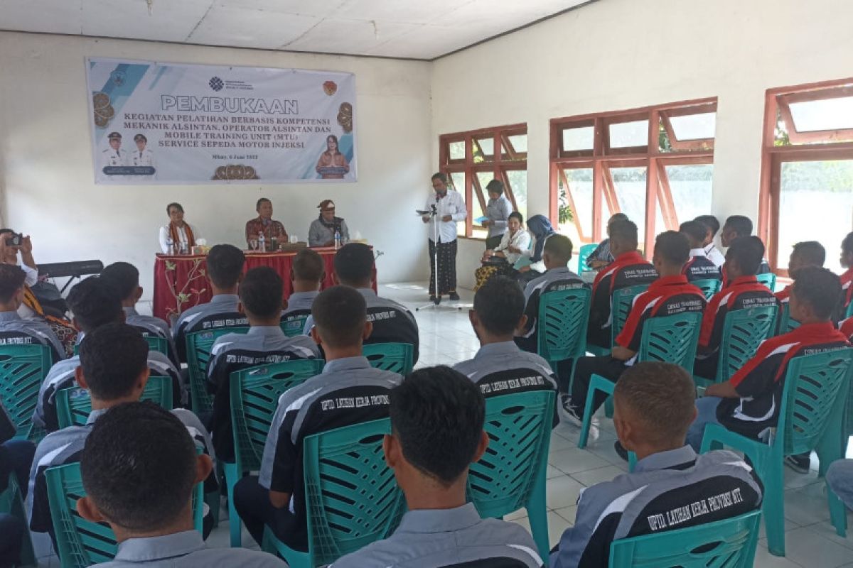 Bupati Nagekeo ajak anak muda  bersaing di dunia kerja