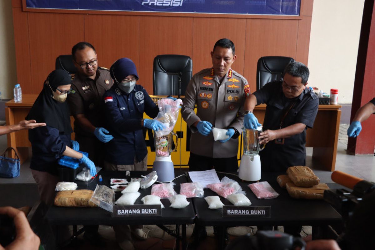 Polisi musnahkan narkoba seberat 67,8 kilogram jaringan Sumatra