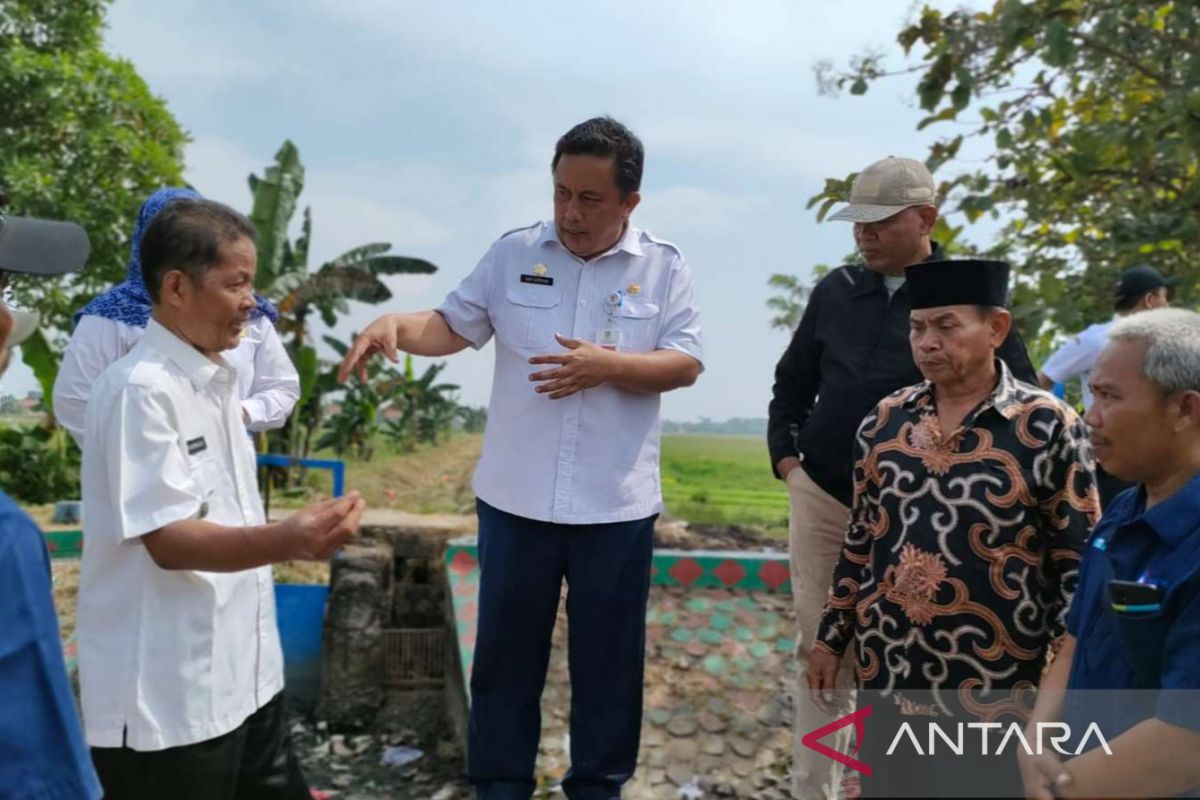 Pemkab Bekasi normalisasi saluran irigasi sekunder antisipasi kekeringan