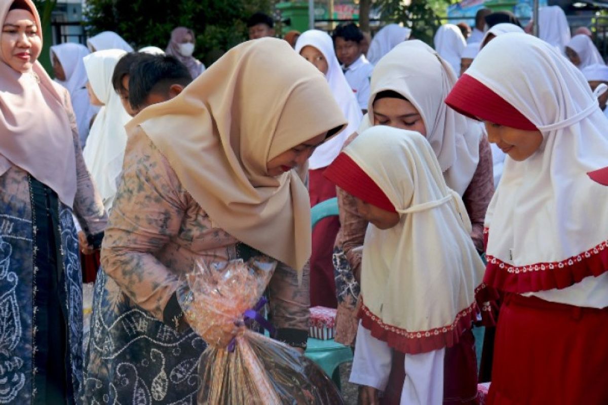 GNOTA HSS salurkan 200 paket bantuan pendidikan di wilayah Daha