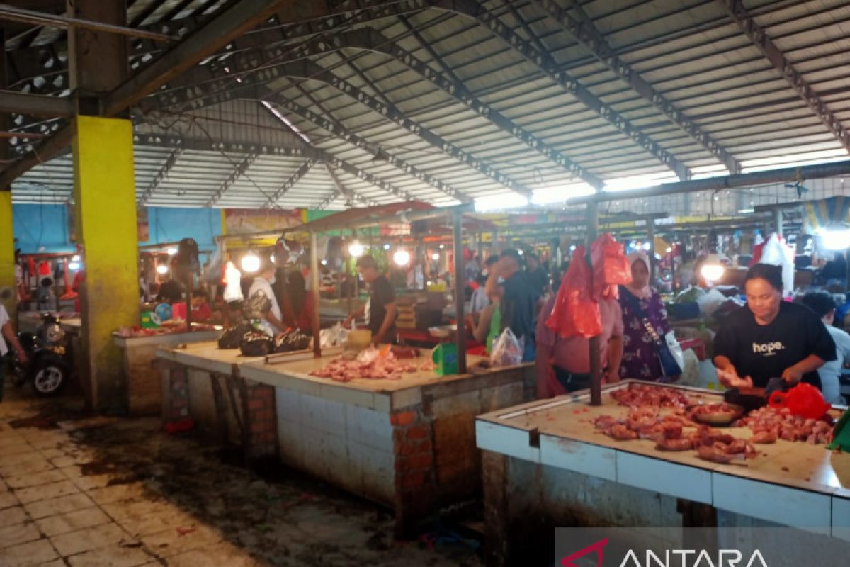 Harga daging ayam broiler di Jambi naik Rp5.000 per kilogram