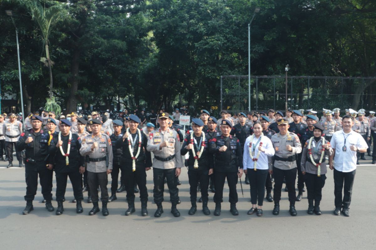 Polda Metro berikan penghargaan pada anggota berprestasi olahraga