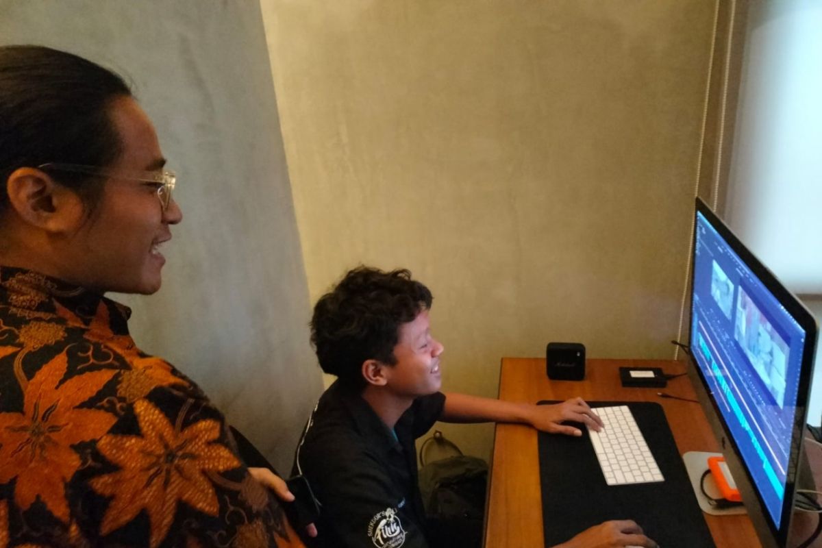 Siswa SMK Dr. Soetomo Surabaya dapat mentoring di Super 8 mm Studio